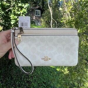 COACH Double Zip Wristlet Wallet Chalk White with Gold Hardware CX161 NWT
